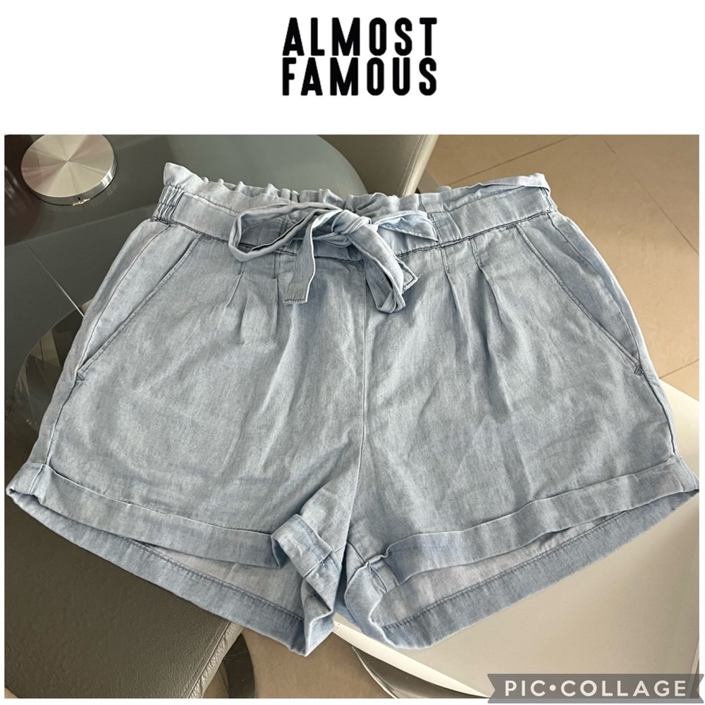 🔴 Almost Famous Belted Paper Bag Waist Shorts Size M